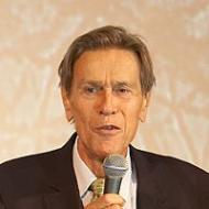 Жен, Пьер Жиль де